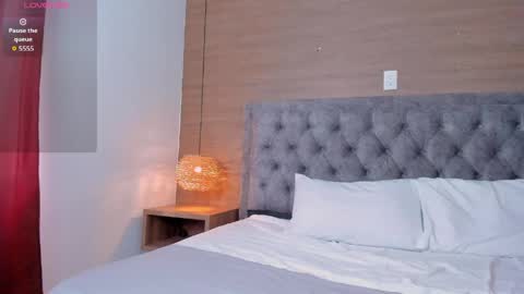 Snapshot of 01victoria chatting on 05.27.26 01victoria online show from 05.27.26