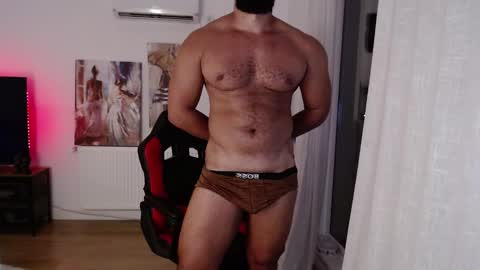 Snapshot of 0_kingsley chatting on 09.08.25 Kingsley online show from 09.08.25