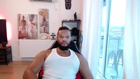 Snapshot of 0_kingsley chatting on 10.07.25 Kingsley online show from 10.07.25