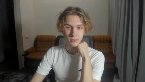 Snapshot of 0verlandd chatting on 01.02.25 Adam online show from 01.02.25