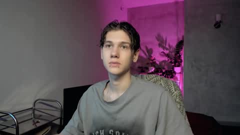 Snapshot of 0verlandd chatting on 11.04.25 Adam online show from 11.04.25