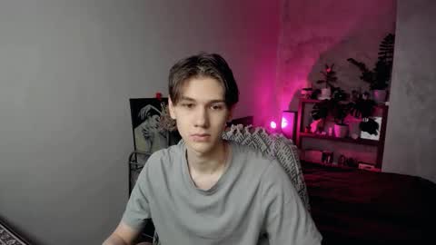 Snapshot of 0verlandd chatting on 11.10.25 Adam online show from 11.10.25