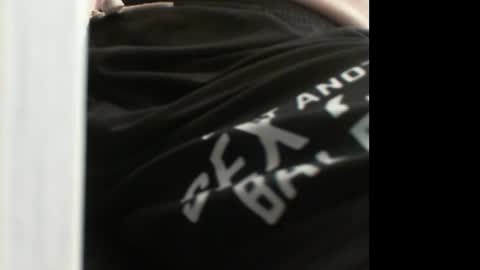 Snapshot of 10mm_socket chatting on 12.04.25 10mm_socket online show from 12.04.25