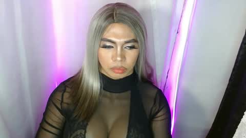 Snapshot of 11inchsinglecious chatting on 01.23.25 HUGECOCK online show from 01.23.25