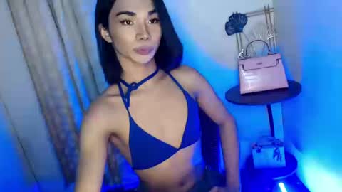 Snapshot of 18_nicole chatting on 12.17.25 barbie online show from 12.17.25