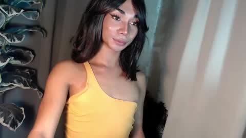 Snapshot of 18_nicole chatting on 04.05.26 barbie online show from 04.05.26