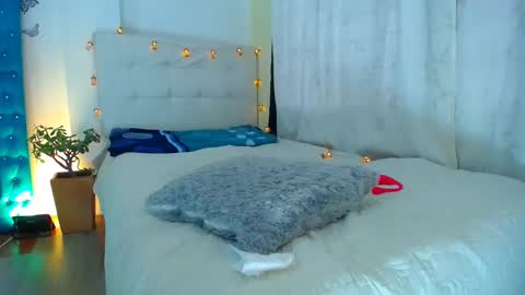 Snapshot of 19vanee chatting on 02.02.25 stef read my description online show from 02.02.25