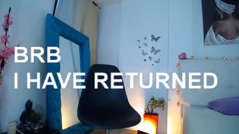 Snapshot of 19vanee chatting on 02.16.25 stef read my description online show from 02.16.25