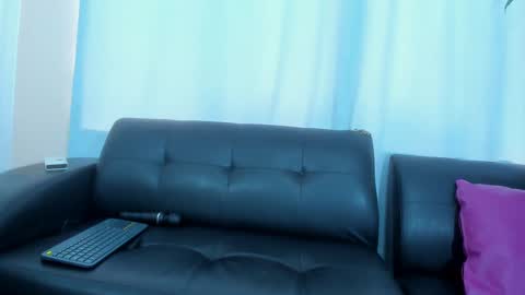 Snapshot of 19vanee chatting on 02.22.25 stef read my description online show from 02.22.25