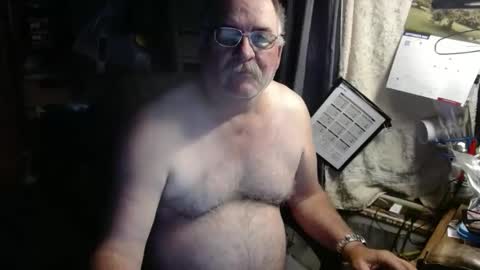 Snapshot of 1dusty60 chatting on 10.31.25 1dusty60 online show from 10.31.25