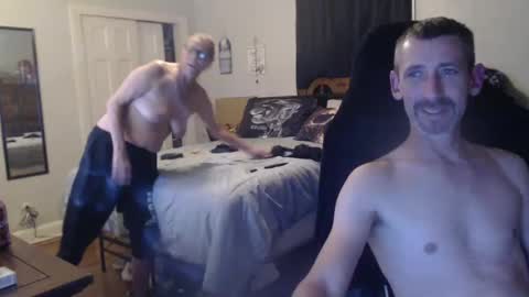 1hotcouple2c online show from 10.11.25