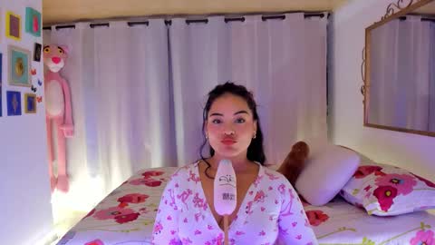 laiaa rivas online show from 11.18.25