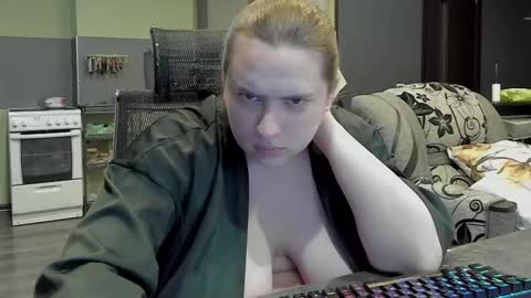 1LINDSEY1 online show from 03.04.25