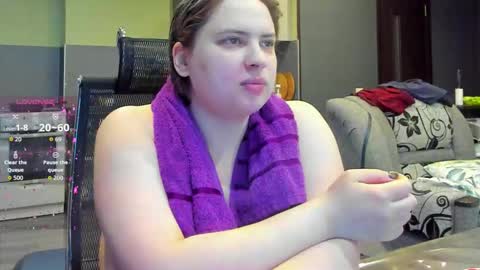 1LINDSEY1 online show from 11.04.25