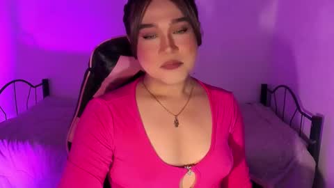 1lovelymess online show from 02.05.26