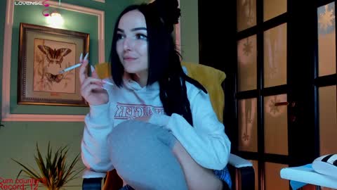 Moona  online show from 01.22.25