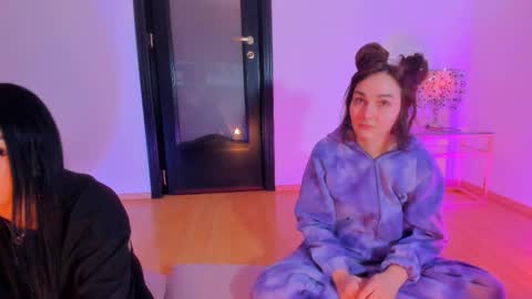 Moona  online show from 02.10.26