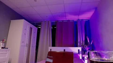 GLORYA online show from 04.16.26