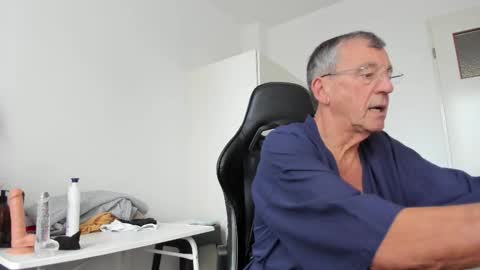 Henk online show from 10.26.25