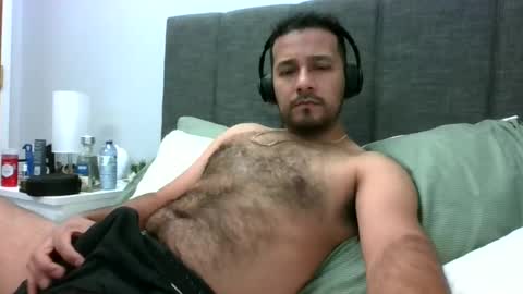 Snapshot of 2022felipe chatting on 02.23.25 2022felipe online show from 02.23.25