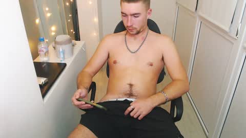 Snapshot of 20semyel20 chatting on 02.08.25 Alex online show from 02.08.25