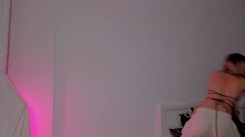 Snapshot of 2b_ chatting on 01.12.25 Sasha weekend from 14 to 27 November online show from 01.12.25