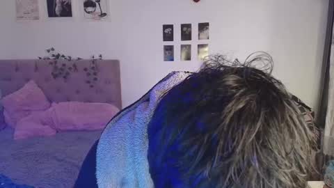 Snapshot of 2cb0y chatting on 09.17.25  BAD  online show from 09.17.25