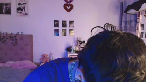 Snapshot of 2cb0y chatting on 09.29.25  BAD  online show from 09.29.25