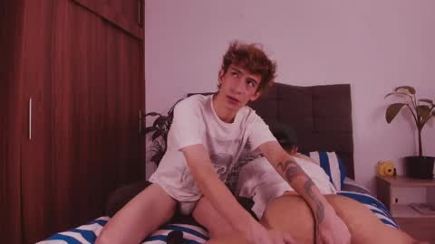 Snapshot of 2gays_1straight chatting on 05.27.26 David and Yoel online show from 05.27.26