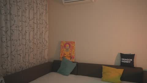 Elley  online show from 12.19.24