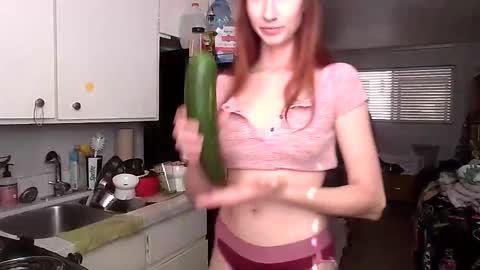 Snapshot of 2gorls1link chatting on 01.02.25 2girls1link online show from 01.02.25