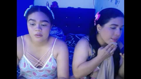 2moons_full_of_love online show from 11.05.25