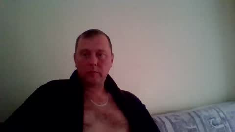 Snapshot of 2ndlipeater chatting on 10.03.25 Girts online show from 10.03.25