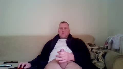 Snapshot of 2ndlipeater chatting on 10.27.25 Girts online show from 10.27.25