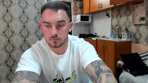 Snapshot of 2sexymuscles chatting on 11.10.25 2sexymuscles online show from 11.10.25