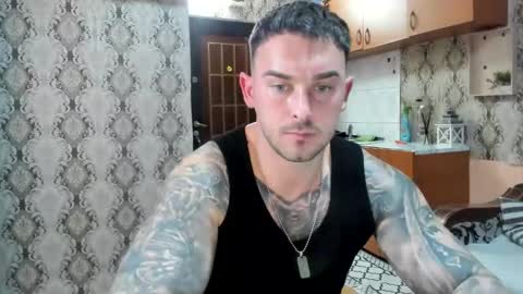 Snapshot of 2sexymuscles chatting on 11.25.25 2sexymuscles online show from 11.25.25