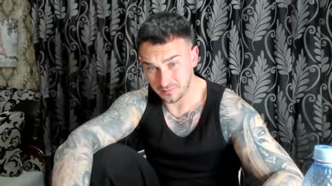 Snapshot of 2sexymuscles chatting on 03.27.26 2sexymuscles online show from 03.27.26