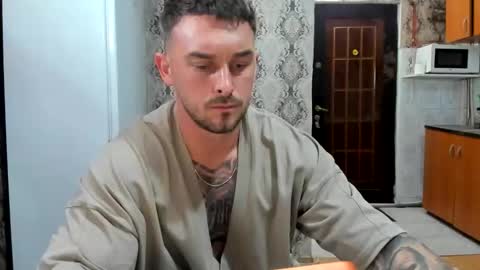 Snapshot of 2sexymuscles chatting on 06.07.26 2sexymuscles online show from 06.07.26