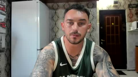 Snapshot of 2sexymuscles chatting on 06.13.26 2sexymuscles online show from 06.13.26