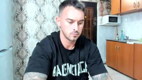 Snapshot of 2sexymuscles chatting on 07.25.26 2sexymuscles online show from 07.25.26