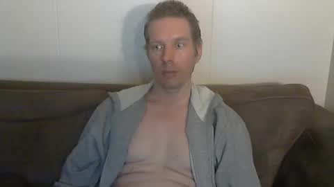 2small4you83 online show from 04.01.26