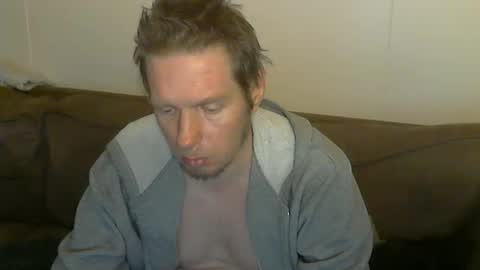 Snapshot of 2small4you83 chatting on 04.25.26 2small4you83 online show from 04.25.26