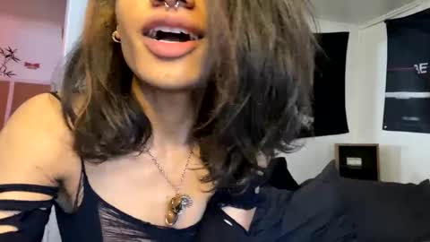 Nicky online show from 12.22.24