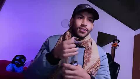 Snapshot of 3v1l_ chatting on 02.18.26 E V I L online show from 02.18.26