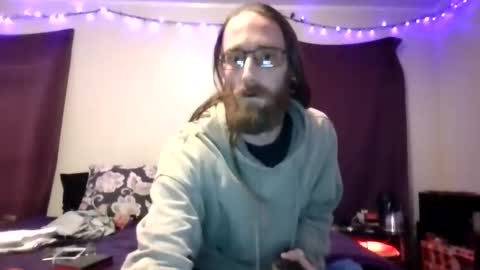 Snapshot of 420crazystoner chatting on 05.10.26 Joel online show from 05.10.26