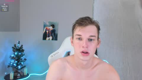 Snapshot of 4ever_dude chatting on 01.04.25 Andrew online show from 01.04.25