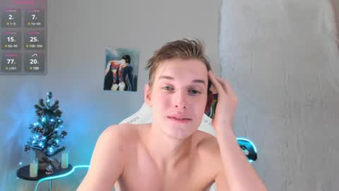 Snapshot of 4ever_dude chatting on 01.07.25 Andrew online show from 01.07.25