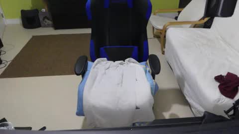 Larese Carlo online show from 10.28.25