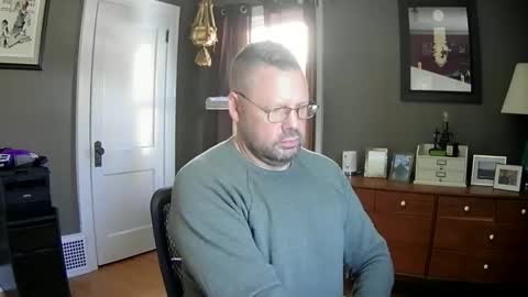 Snapshot of 612guy chatting on 12.21.25 612guy online show from 12.21.25