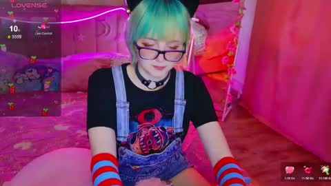 Snapshot of 666_marshmallow chatting on 05.17.26 Marsi online show from 05.17.26